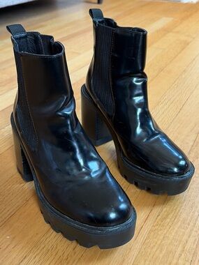 Black Platform Chelsea Ankle Boots - Women's